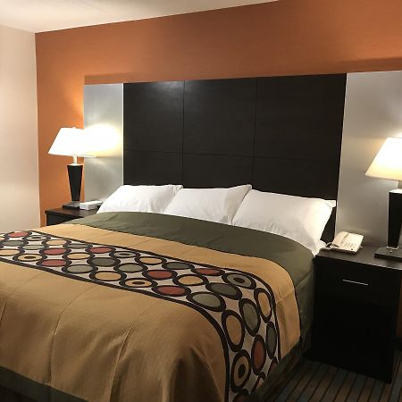 Bay Hill Inns & Suites Neepawa 외부 사진