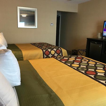 Bay Hill Inns & Suites Neepawa 외부 사진
