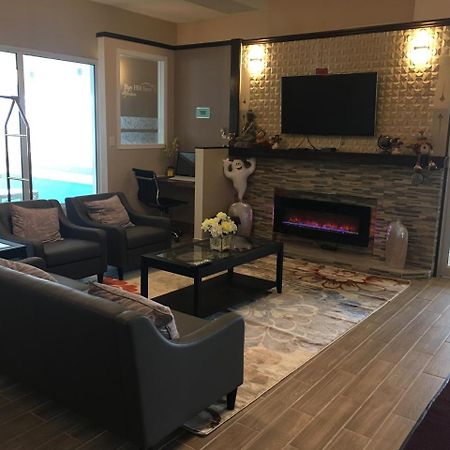 Bay Hill Inns & Suites Neepawa 외부 사진
