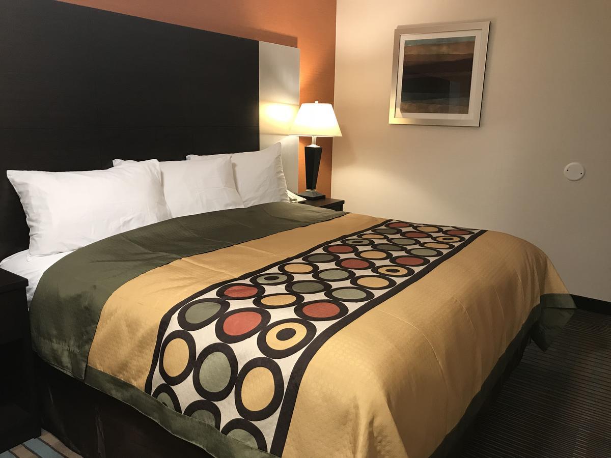 Bay Hill Inns & Suites Neepawa 외부 사진