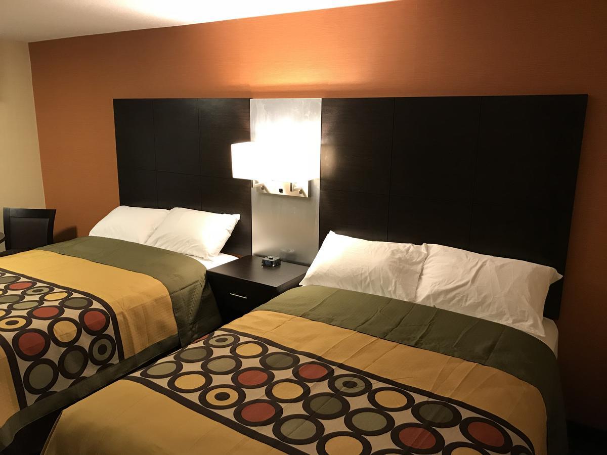Bay Hill Inns & Suites Neepawa 외부 사진