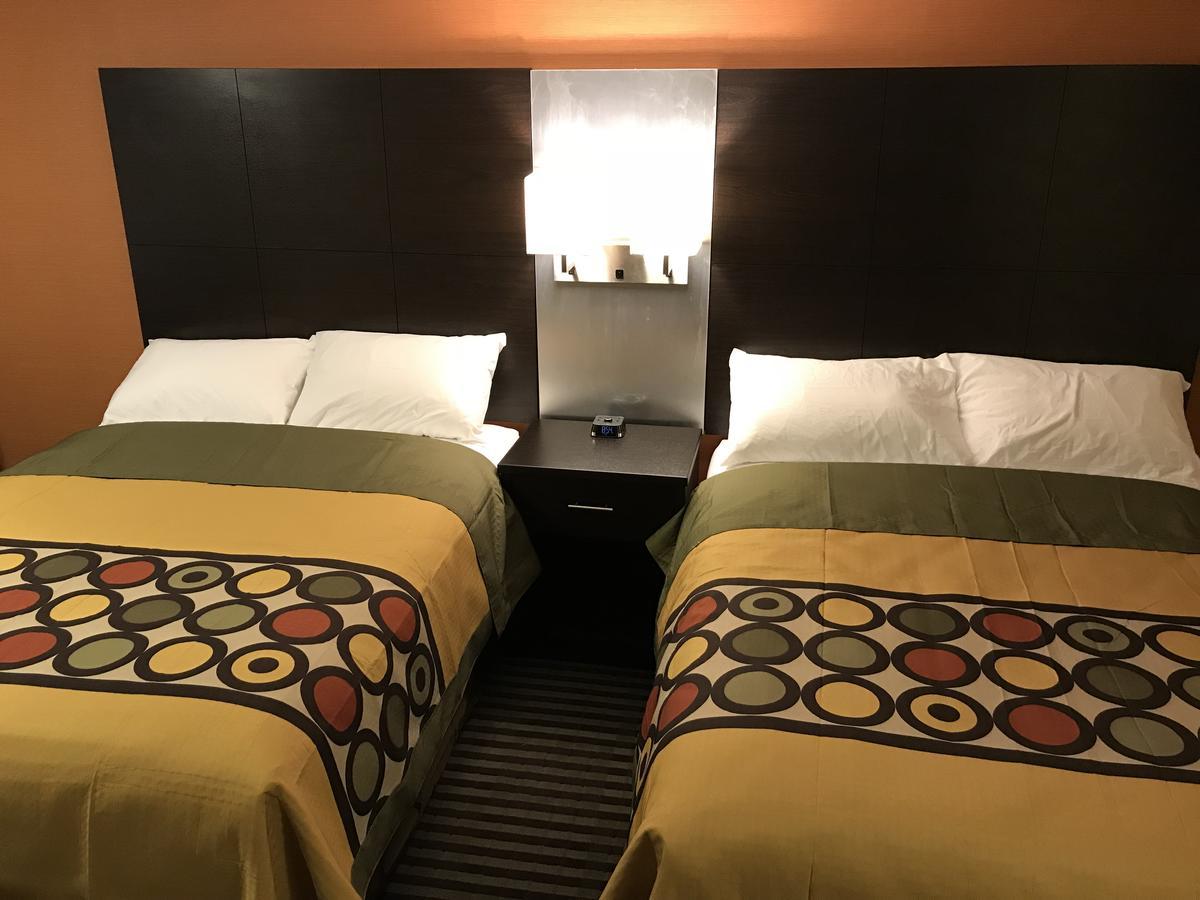 Bay Hill Inns & Suites Neepawa 외부 사진