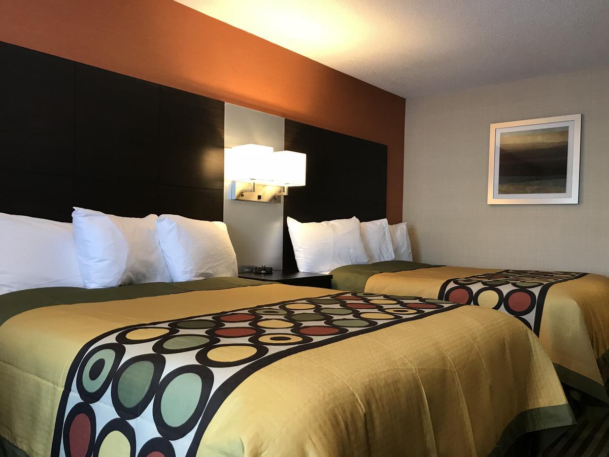 Bay Hill Inns & Suites Neepawa 외부 사진