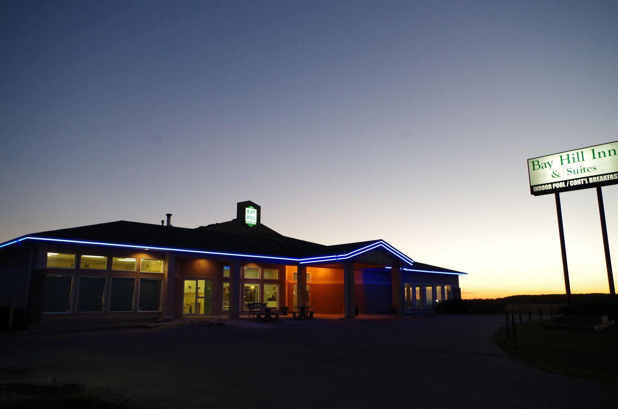 Bay Hill Inns & Suites Neepawa 외부 사진