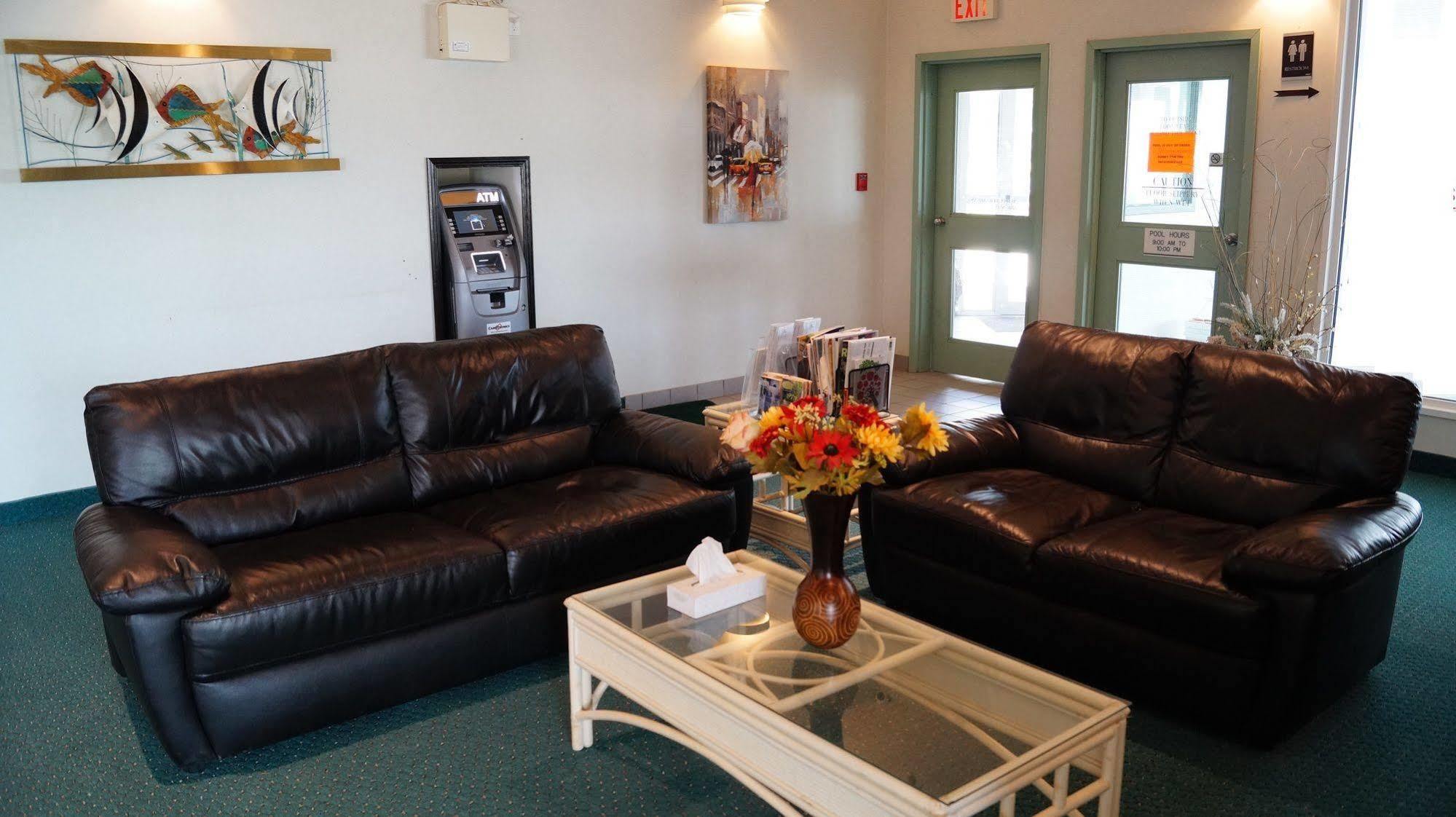 Bay Hill Inns & Suites Neepawa 외부 사진