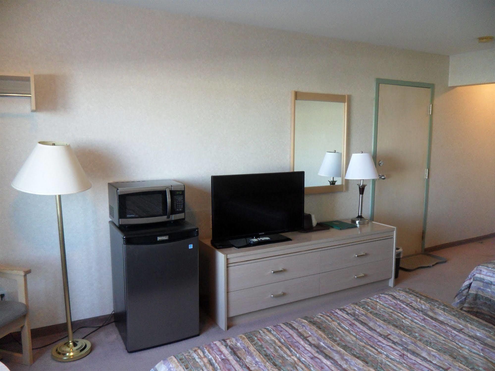 Bay Hill Inns & Suites Neepawa 외부 사진