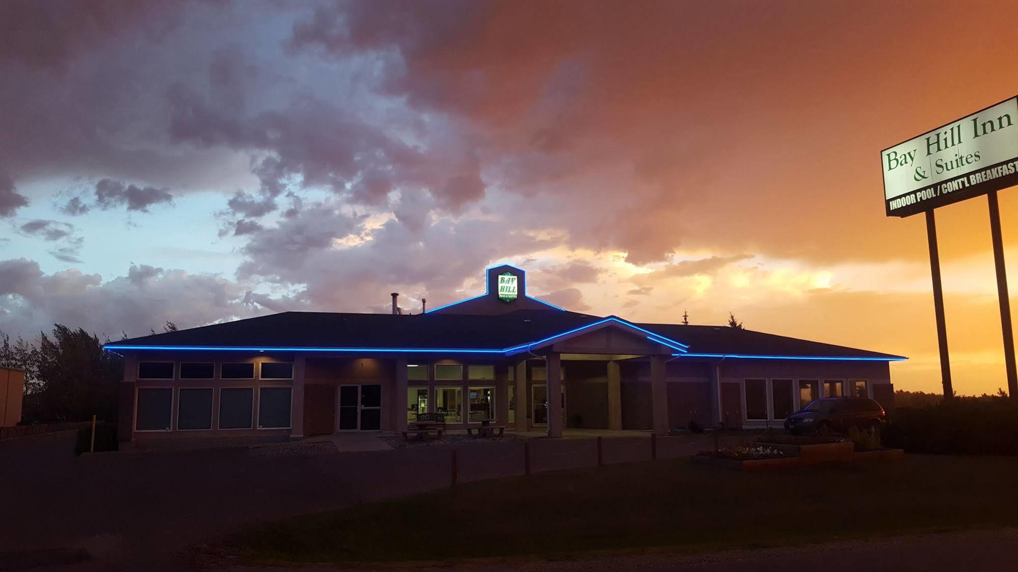 Bay Hill Inns & Suites Neepawa 외부 사진