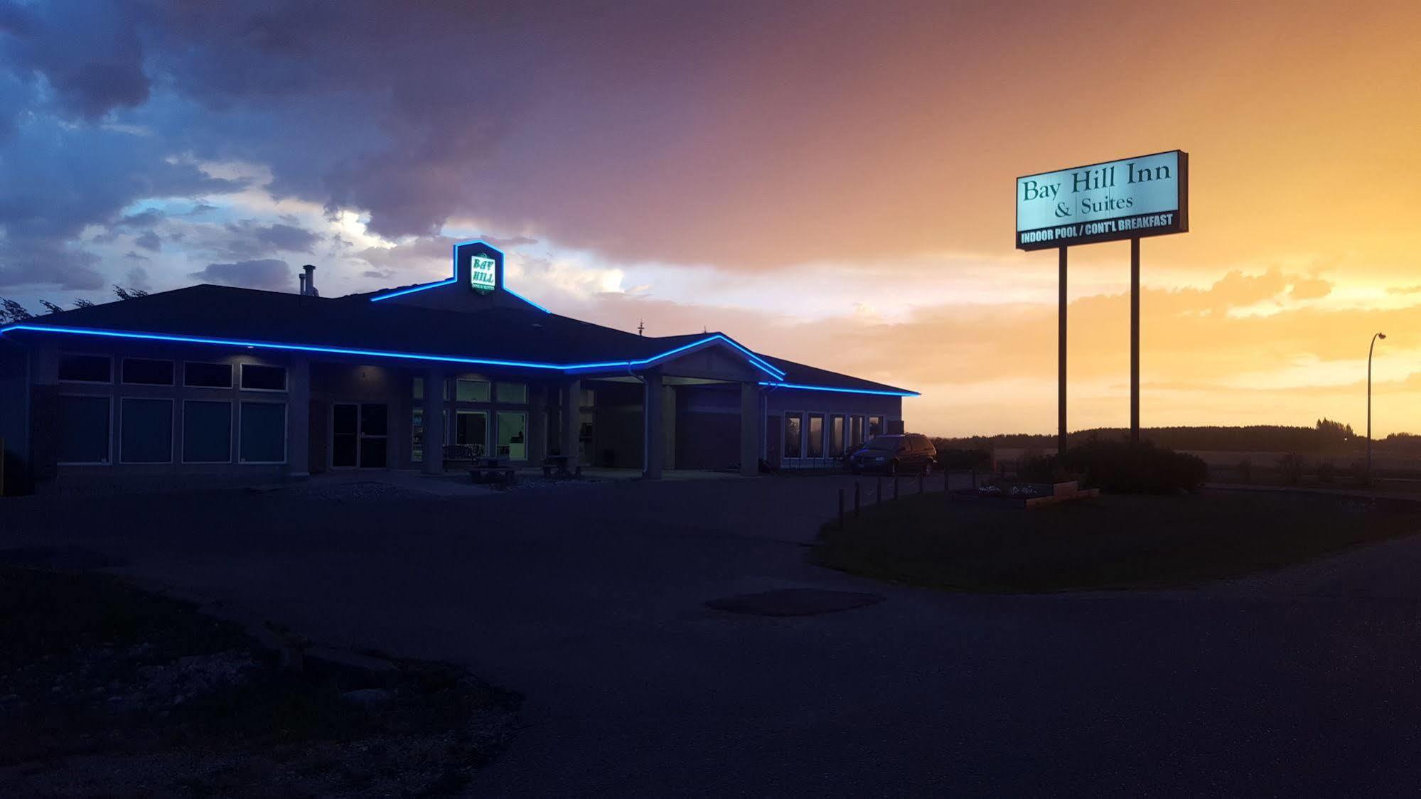 Bay Hill Inns & Suites Neepawa 외부 사진