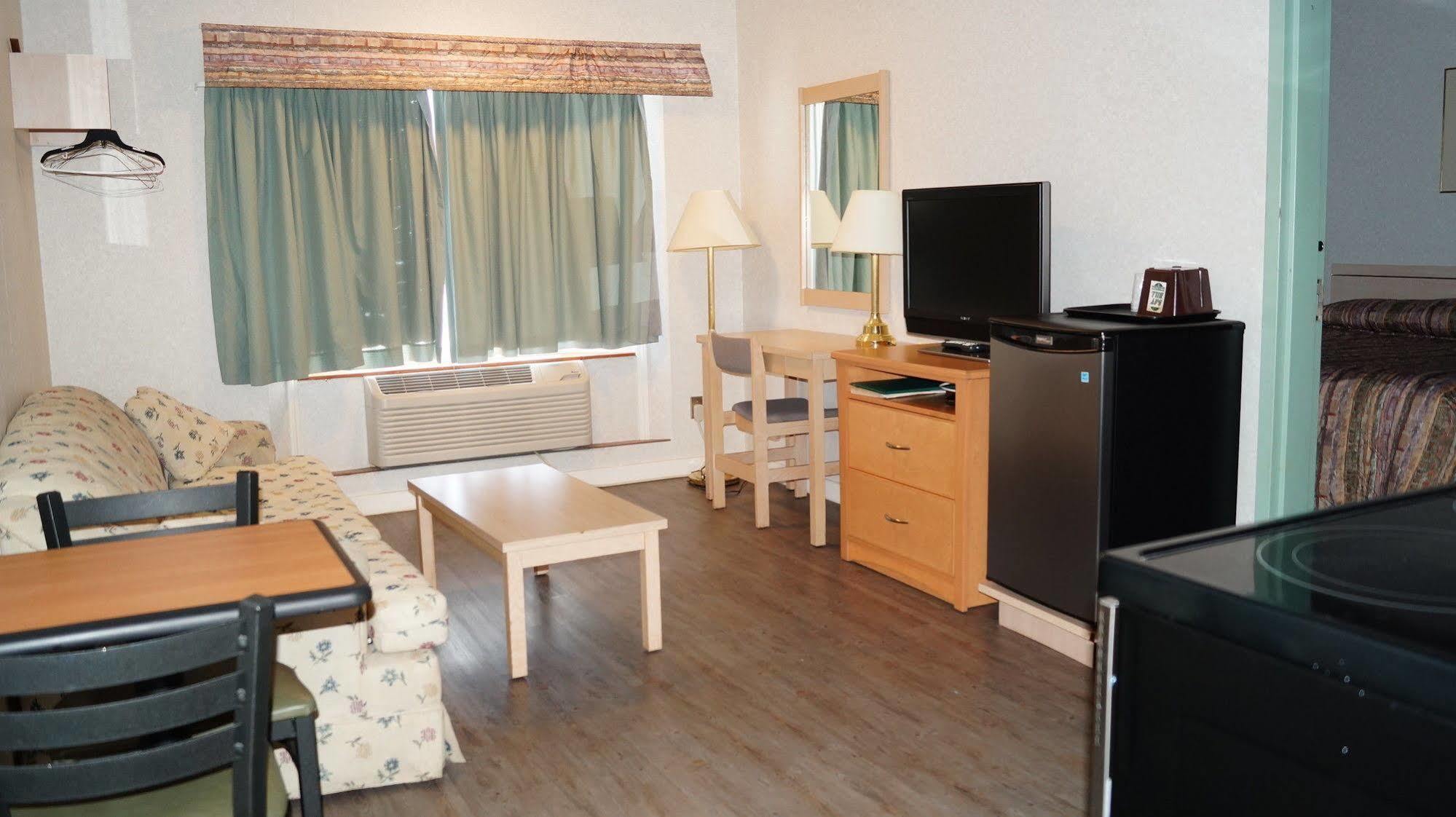 Bay Hill Inns & Suites Neepawa 외부 사진