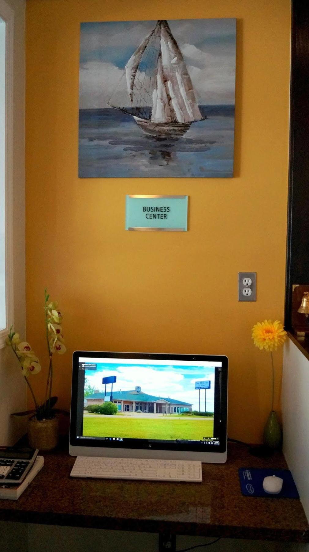 Bay Hill Inns & Suites Neepawa 외부 사진
