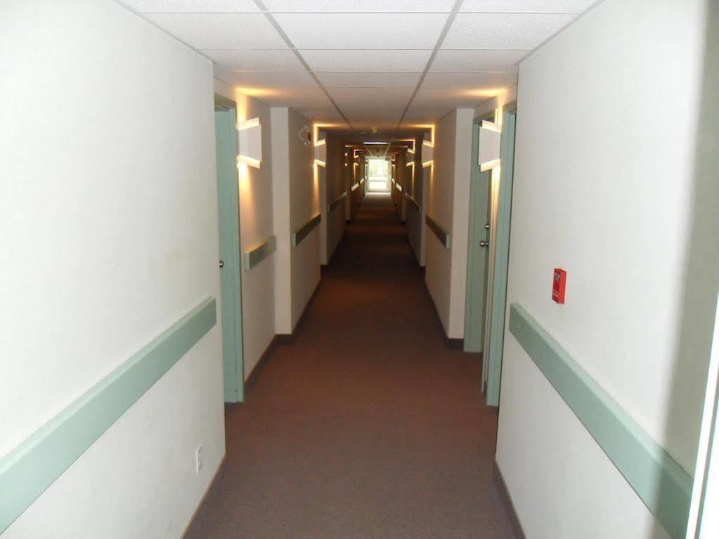 Bay Hill Inns & Suites Neepawa 외부 사진