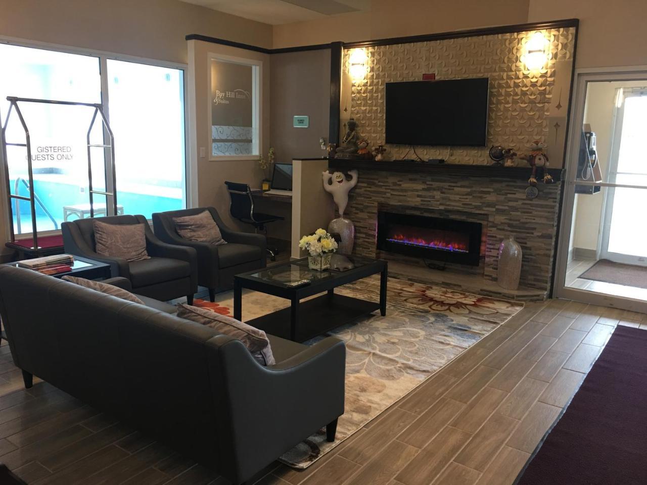 Bay Hill Inns & Suites Neepawa 외부 사진