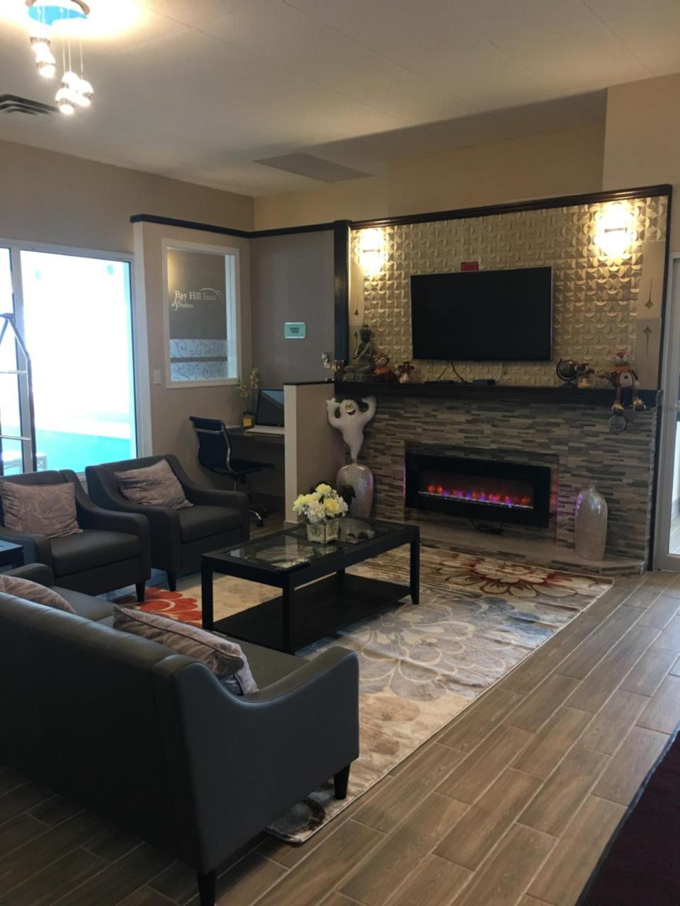 Bay Hill Inns & Suites Neepawa 외부 사진